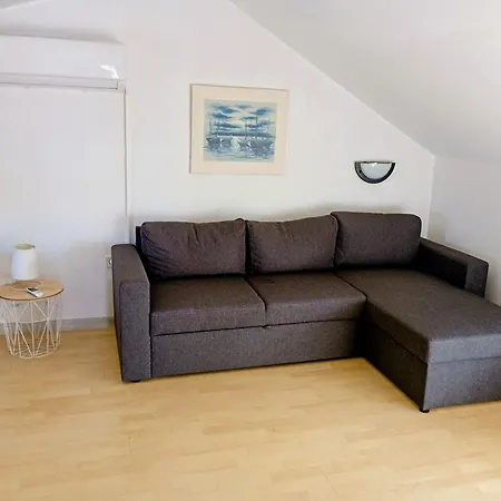 Marina Apartment Brzac
